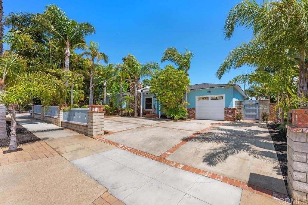 1213 Vista Way