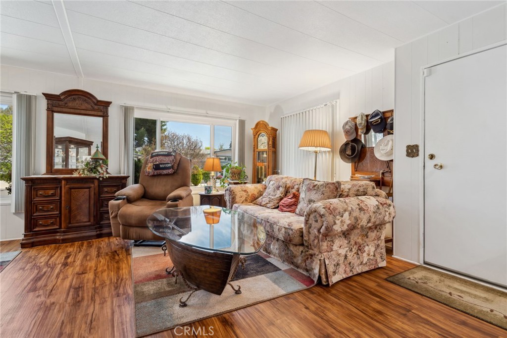 9583 Crestknoll Drive