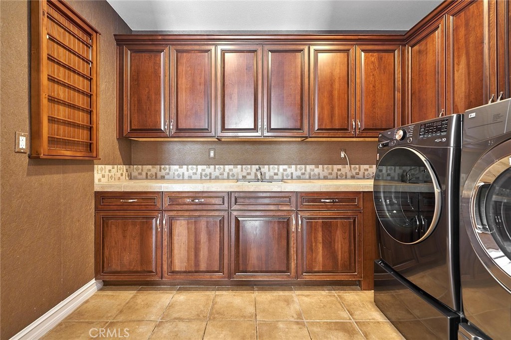 ,Manor - Residential