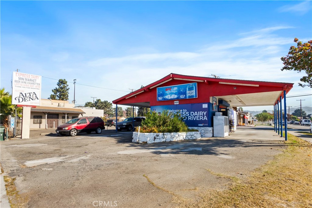 Opportunity knocks with this building featuring a fully operational convenience store! The property includes a valuable liquor license and is situated in a prime high-traffic location near major roadways.
In addition, the building offers ample parking, ensuring convenience for customers. This is a perfect investment opportunity for entrepreneurs or investors looking to own both the real estate and a thriving business.
Do not miss out on this incredible opportunity and schedule your tour today!