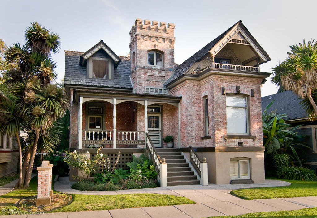Live/work space, commerical office space, or residential home - your choice! Located in the Historic Mitchell Block across from Plaza Park. Unique brick Victorian Bungalow. 1,453 square feet unit with three living spaces: Living Room, Dining/Den, and Office/Parlor. One bedroom, kitchen and full bathroom. Attractive downtown location near beaches, restaurants, shopping, and more! Monthly rent includes sewer/water, trash, gas and electricity!! On-site common area coin laundry room and two reserved parking spaces.