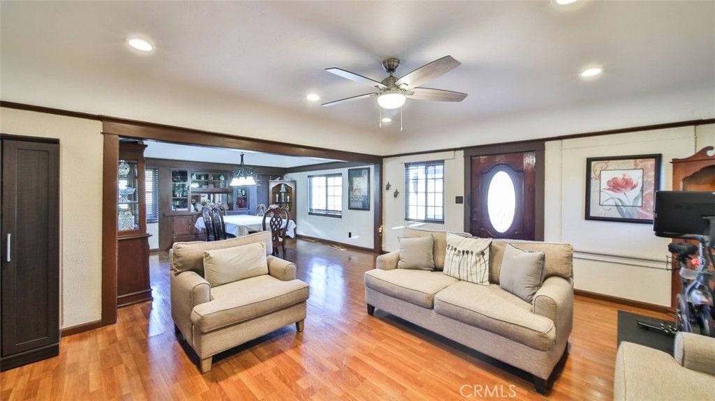 listing image 130729161384922666575