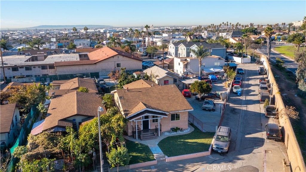 listing image 130720621596587433724