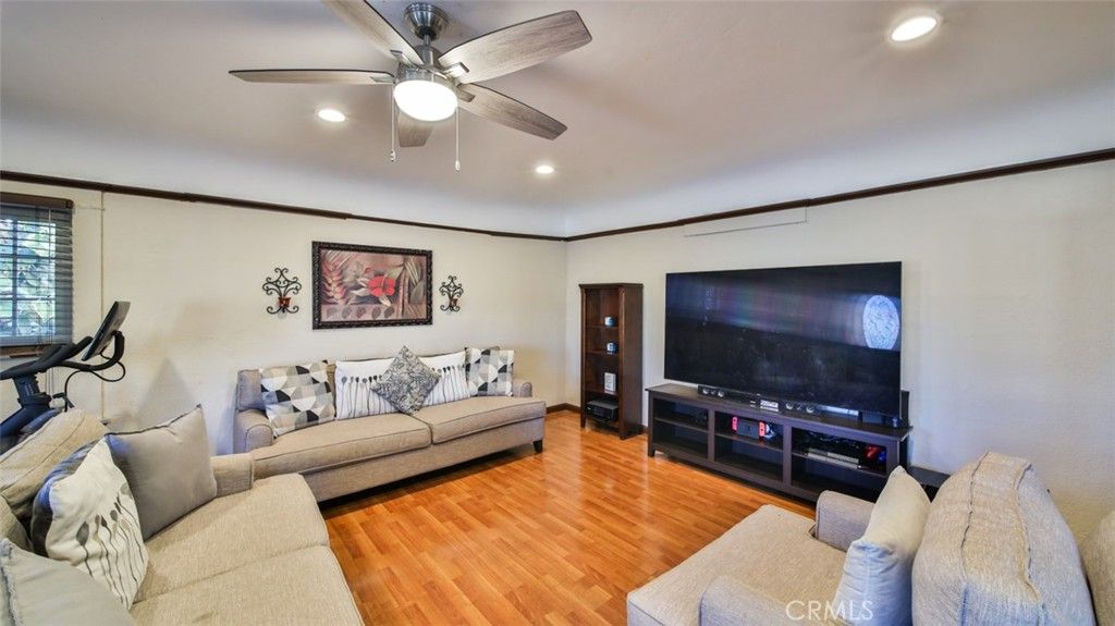 listing image 130728747448396501614