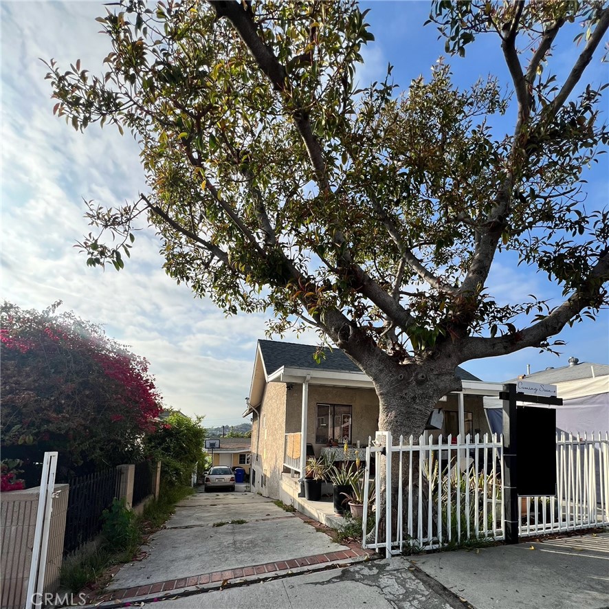 View Los Angeles, CA 90063 house