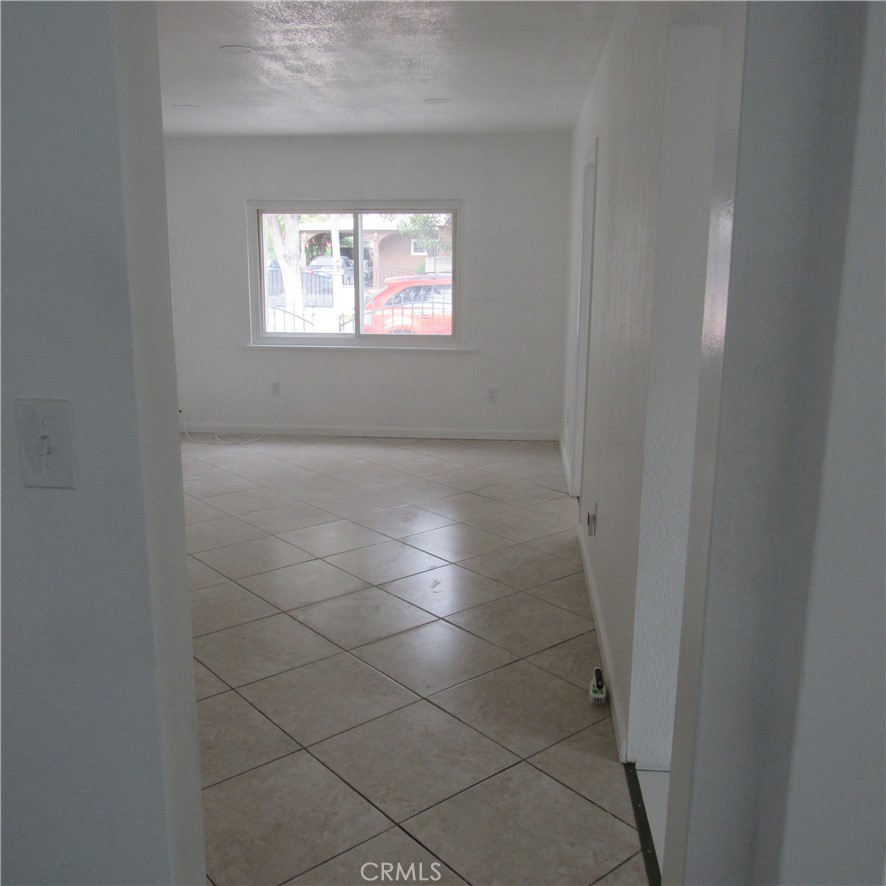 Photo 7 of 28 of 1609 S Pleasant Avenue house