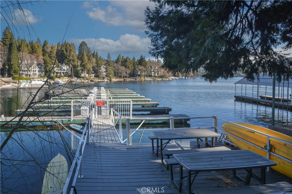 Great dock in protected deep water. Bathrooms are just down the trail.