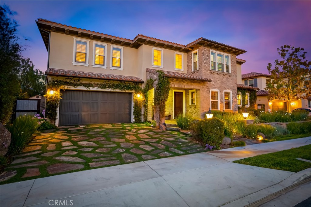 Photo 3 of 45 of 16 Calle Tamara house