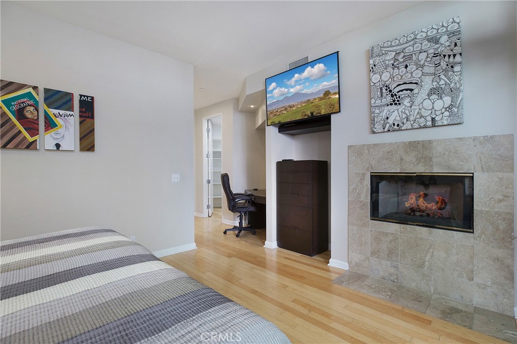 1565 N Coast 5