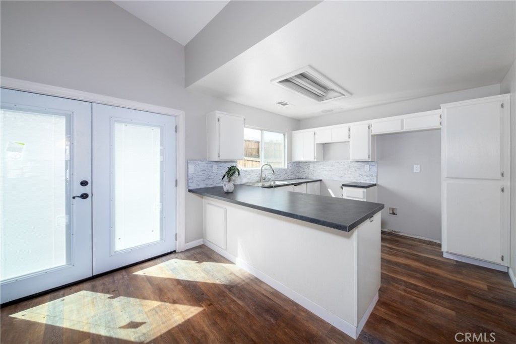 listing image 130728358039262011107