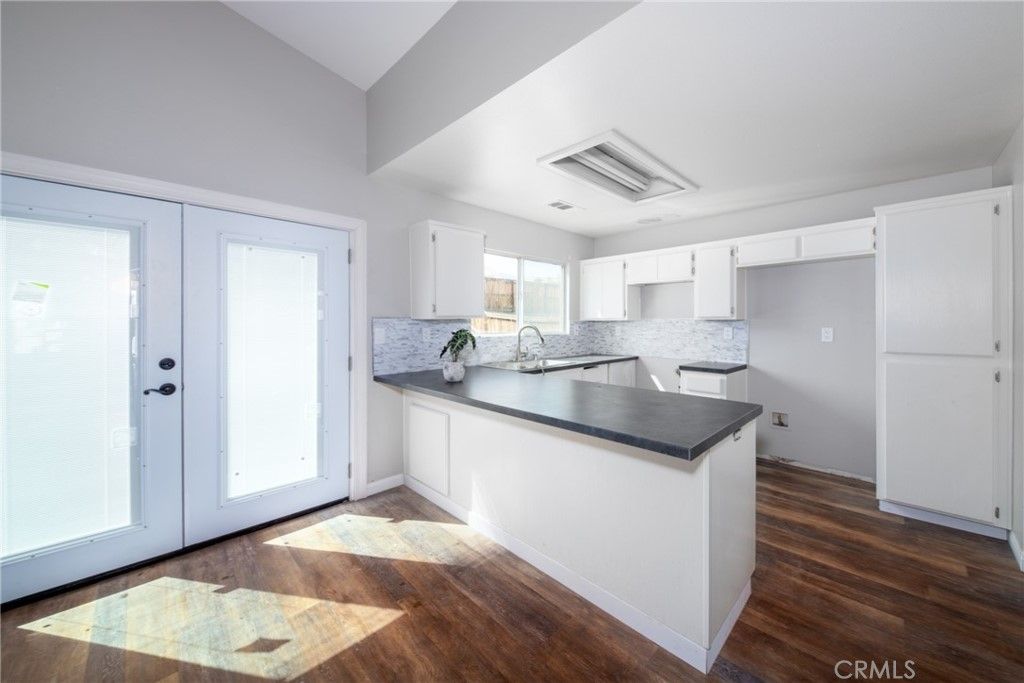 listing image 130726940196153967019