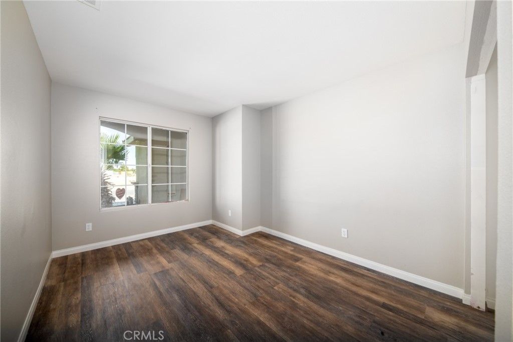 listing image 130723905129602255916