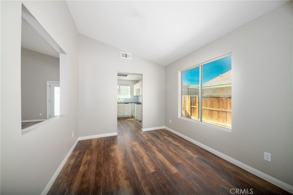 listing image 130729092741355872019