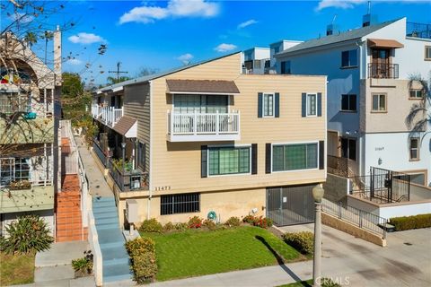 A home in Studio City