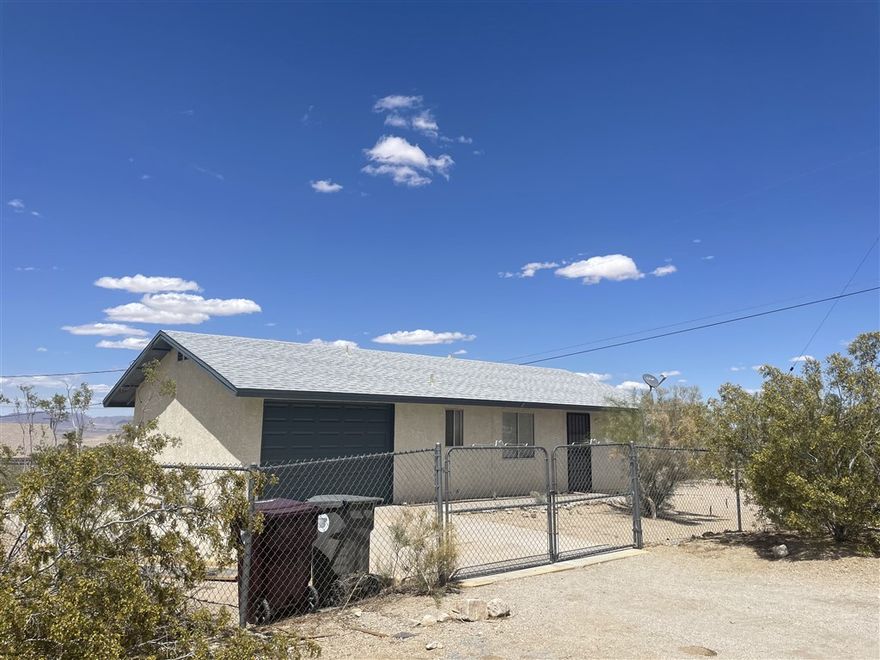 Vital Location, close to Casinos ,Art Gallerias, Airport and hotels and very close by schools.