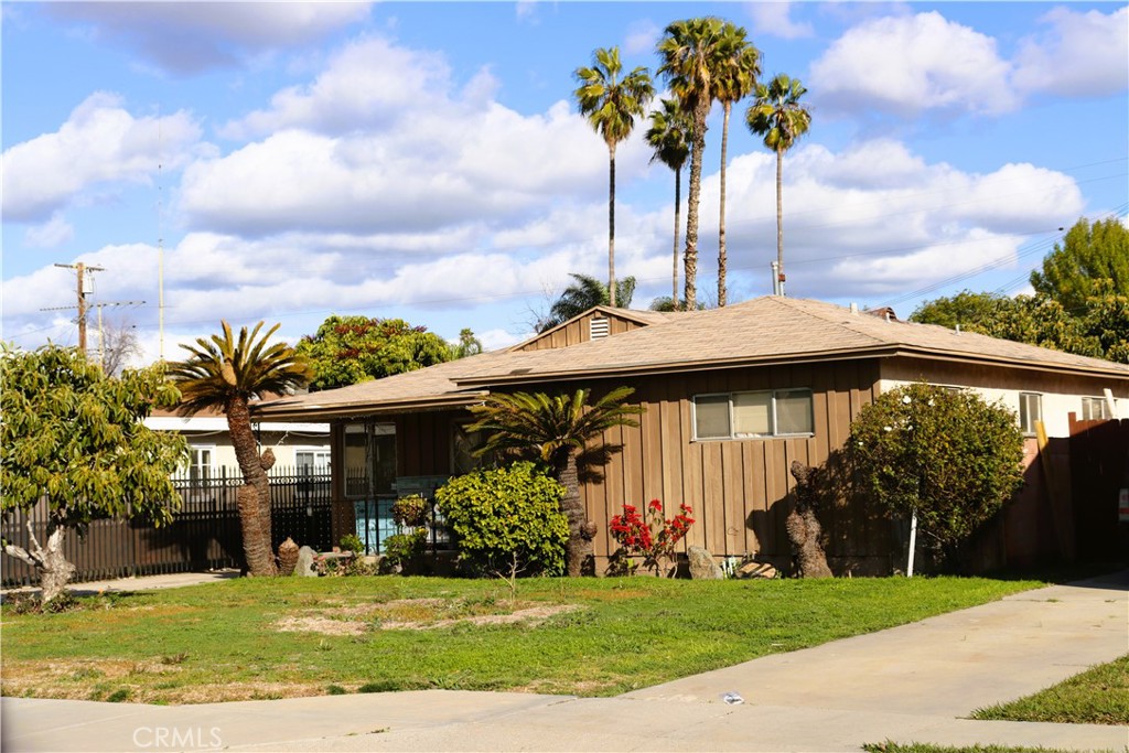 Photo 1 of 6 of 8522 Ceylon Avenue house