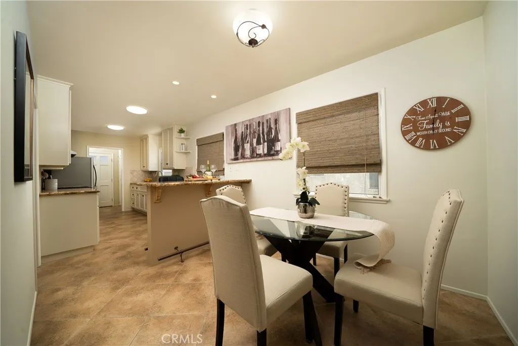 Lakewood, California 90713, United States, 3 Bedrooms Bedrooms, ,1 BathroomBathrooms,Residential,Pending,105121