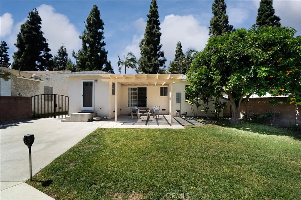Lakewood, California 90713, United States, 3 Bedrooms Bedrooms, ,1 BathroomBathrooms,Residential,Pending,105121