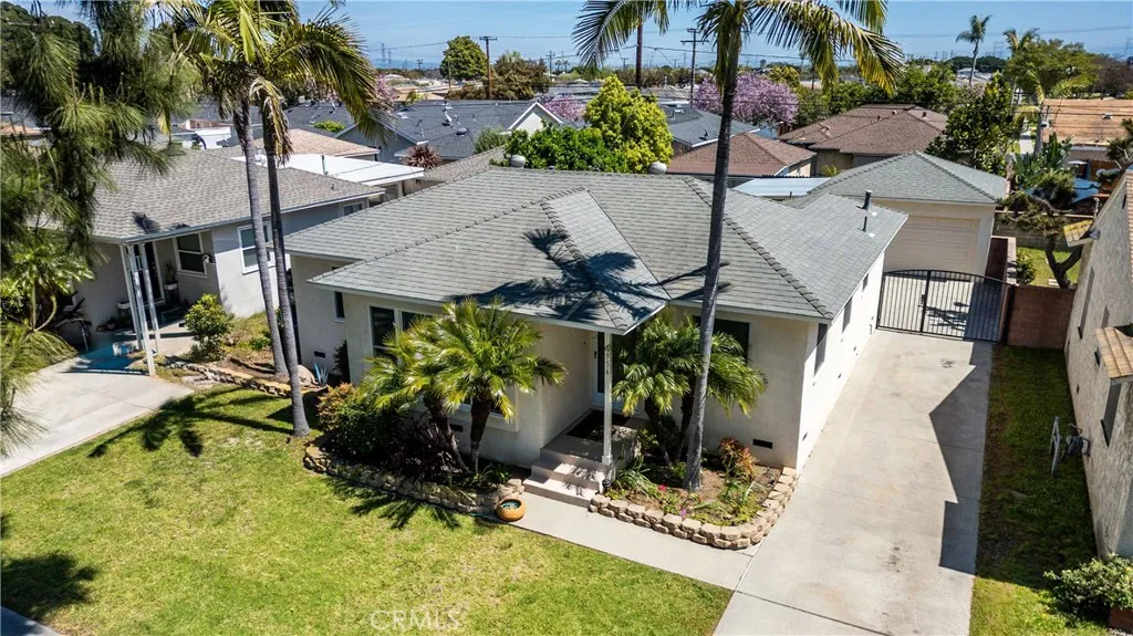 Lakewood, California 90713, United States, 3 Bedrooms Bedrooms, ,1 BathroomBathrooms,Residential,Pending,105121