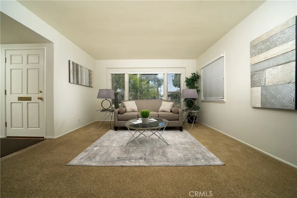 Lakewood, California 90713, United States, 3 Bedrooms Bedrooms, ,1 BathroomBathrooms,Residential,Pending,105121