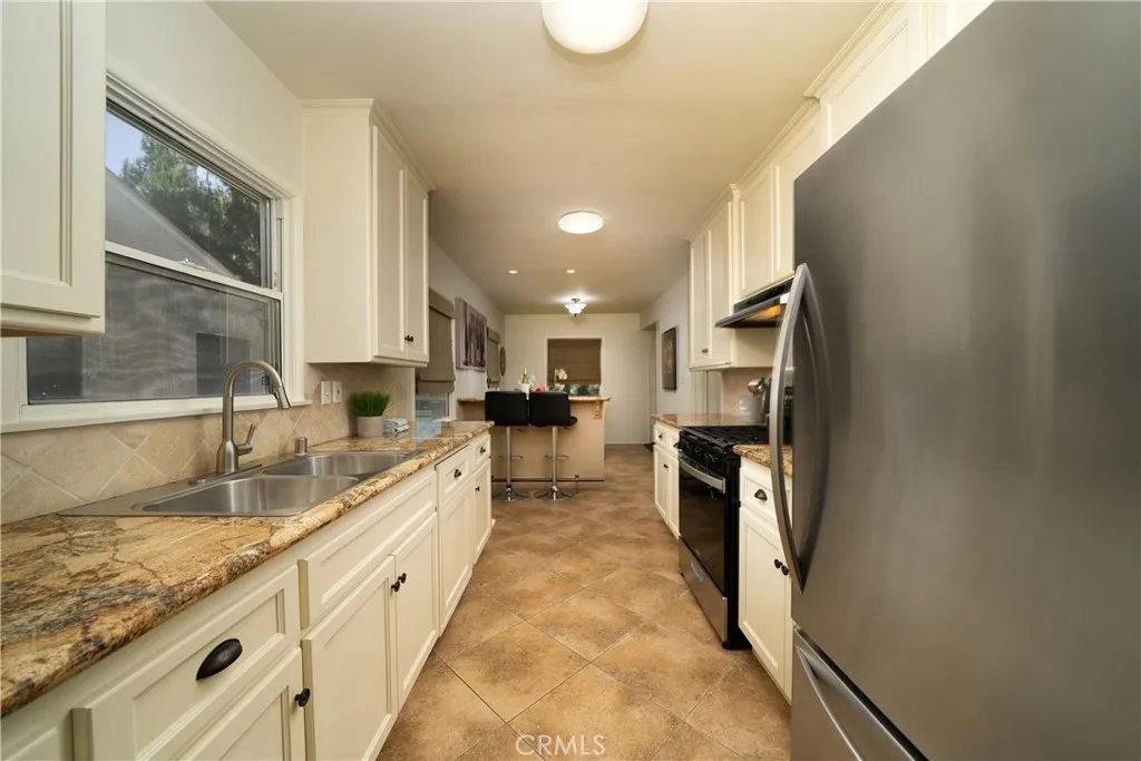 Lakewood, California 90713, United States, 3 Bedrooms Bedrooms, ,1 BathroomBathrooms,Residential,Pending,105121