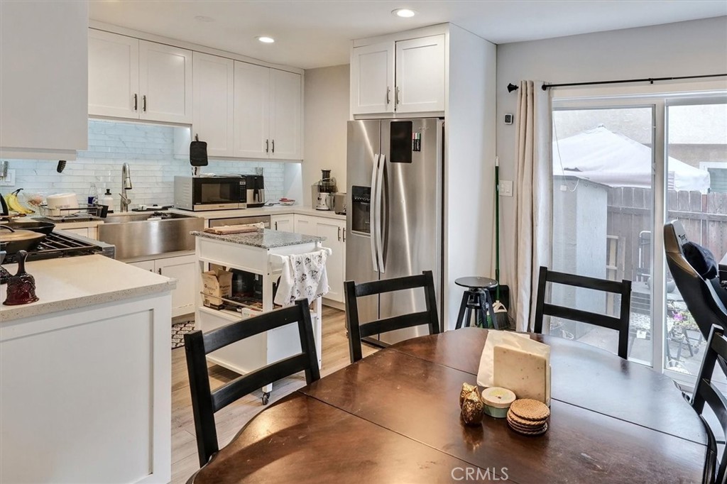 17135 roscoe boulevard 9