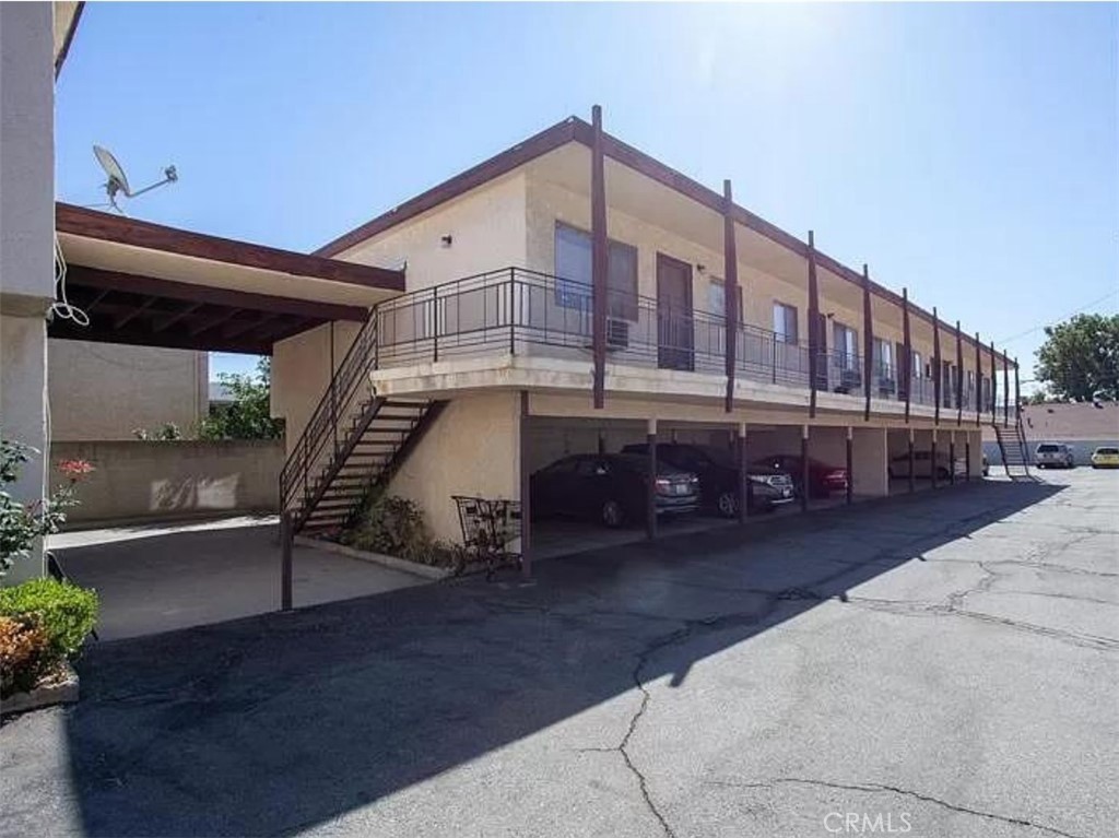 Properties 2 936 W Duarte Road