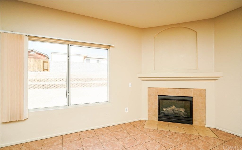 listing image 130726397016002353075
