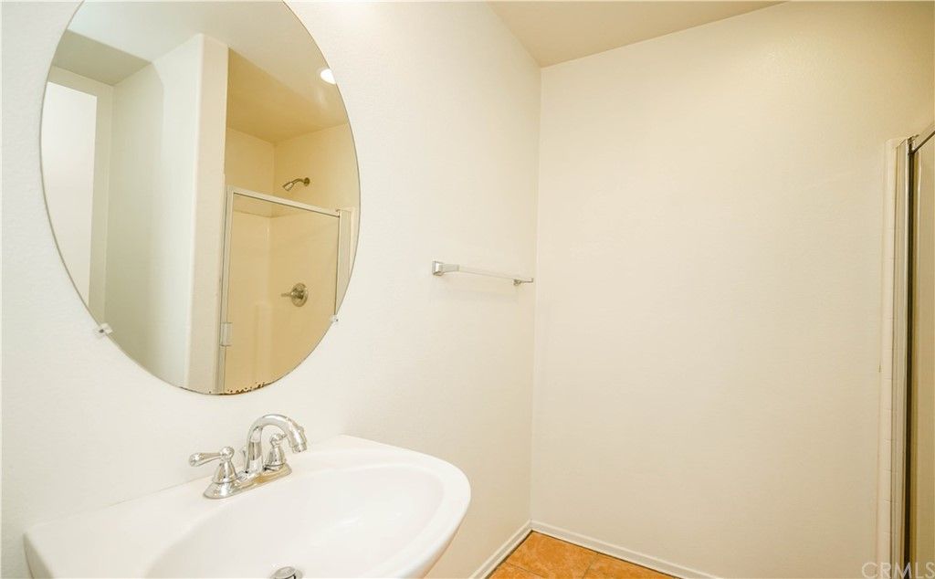 listing image 130729632101942147860