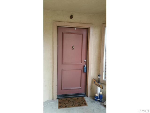 Tustin Ranch End Unit Lower Level , No Stairs , 2 Bedroom, 2 Bath with 1 Car Detached and 1 Carpool Parking.
Nice Laminate wooden like flooring entrance, Welcome Living room, Dining area and Open Kitchen with Refrigerator.
Master suite with walk in closet, Hall Closet with washer, dryer. HOA pool and spa facilities are near by. Elementary school
is in walking distance. Easy access to 5 Freeway and Tustin Market Place. No pet/smoker please,