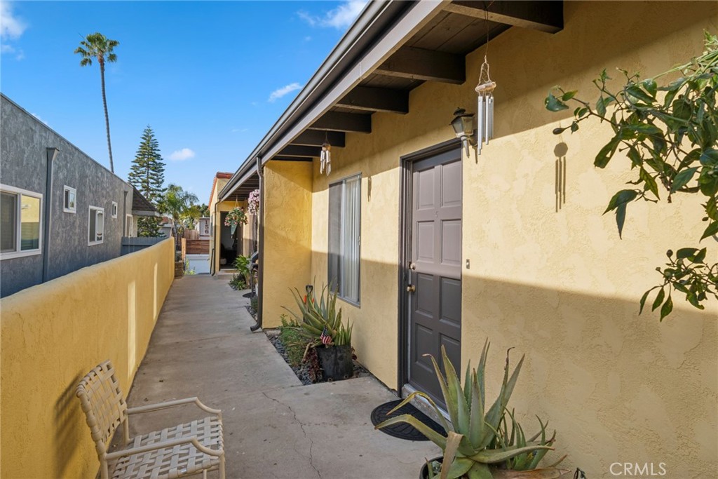 155 W Escalones