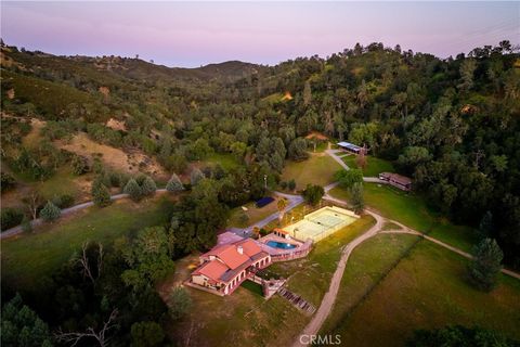 Photo of 3851 Las Pilitas Rd, Santa Margarita, CA 93453 (MLS # SC25005213)