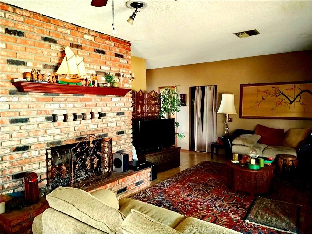 listing image 130729919143516592032