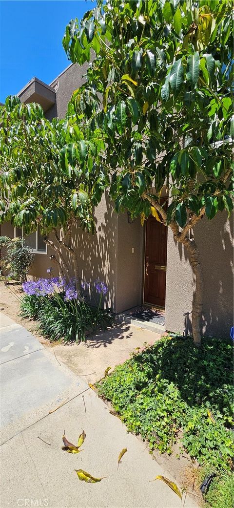 18134 Killion Street 2 Tarzana CA 91356