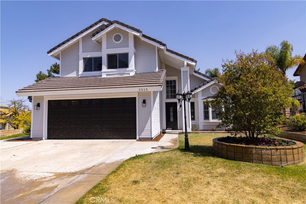 listing image 130725534027375917281