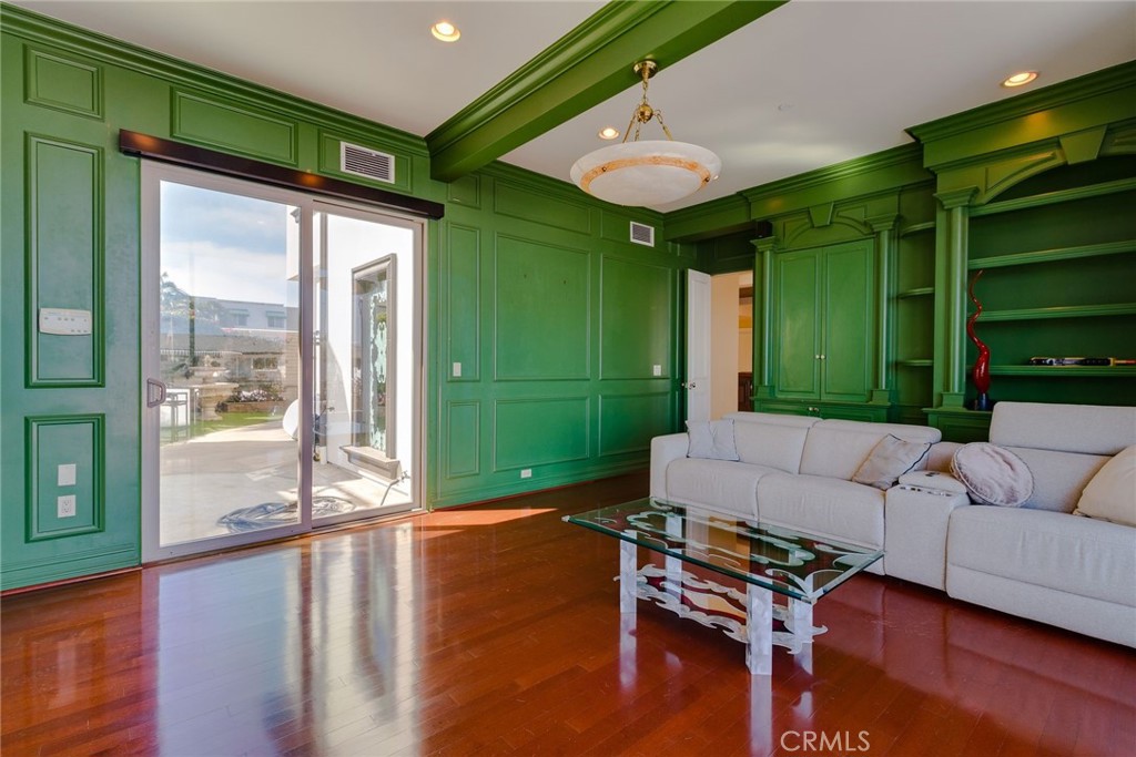 Admiralty Island (HADM) - Residential