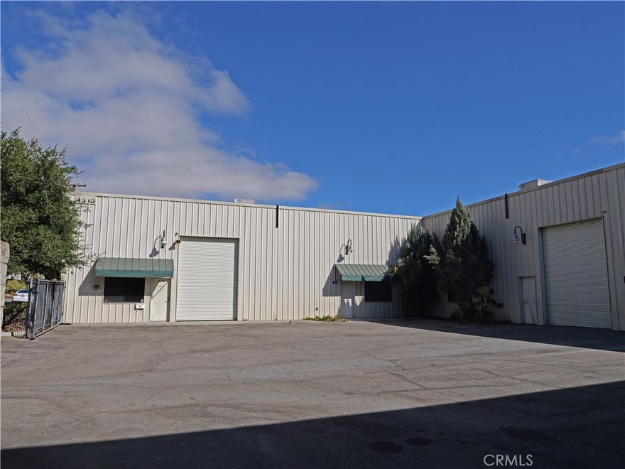 5000 square foot metal industrial space with a large loft (approximately 500sqft). Building is insulated with tall ceiling height, roll up doors and possible purchase of existing AC units. Kitchen, an ADA restroom, and private offices make this a truly versatile property. Offered at $63,000 annually / $5,250 monthly Gross lease.