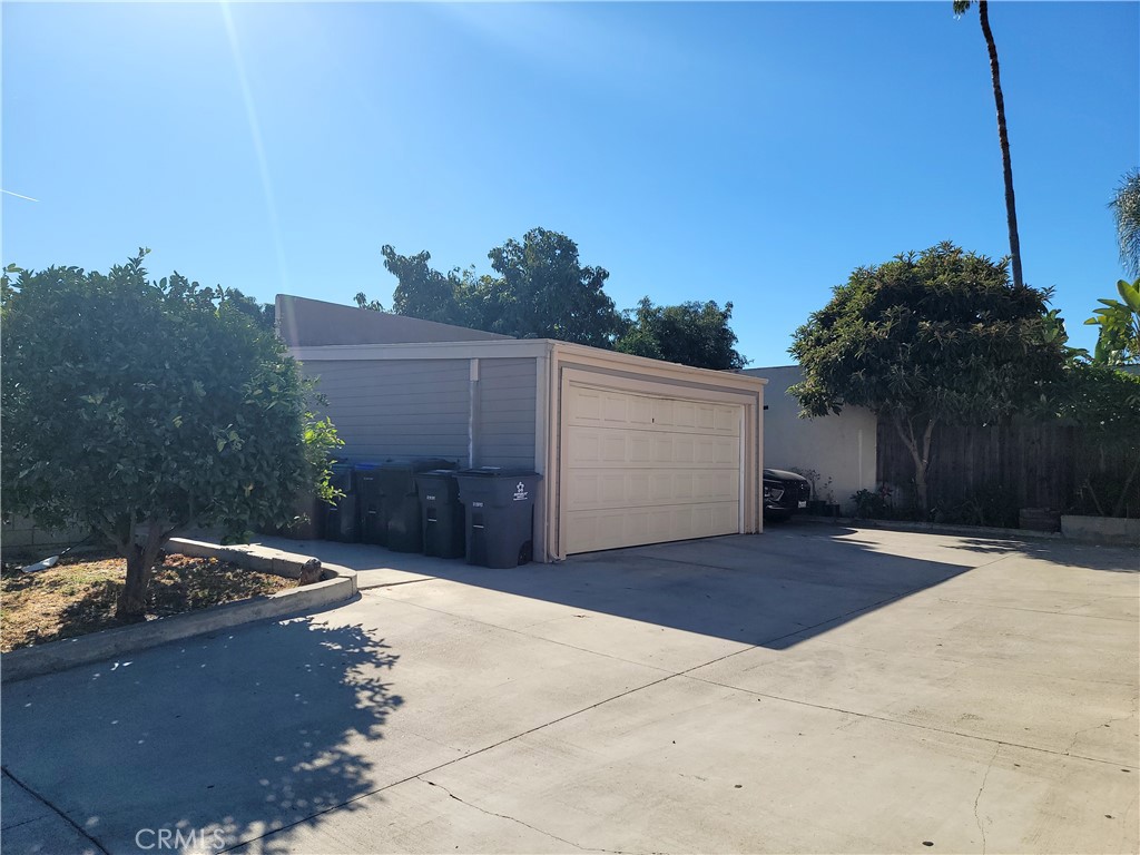 2400 W Commonwealth Avenue