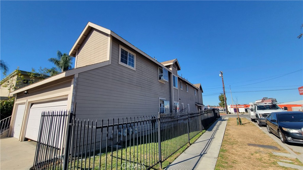 2400 W Commonwealth Avenue