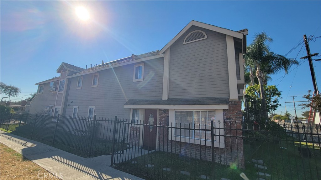 2400 W Commonwealth Avenue