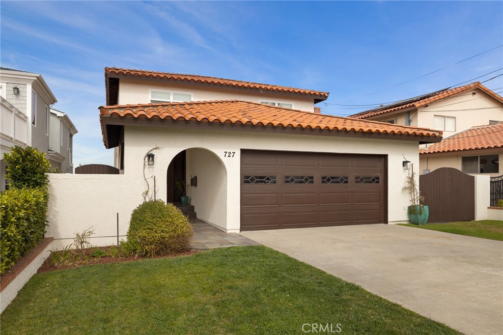 727 W Mariposa Avenue
