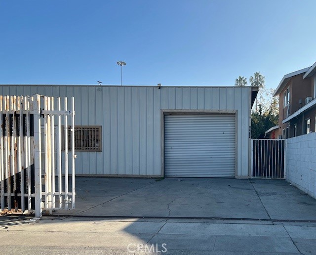 Great opportunity to own a nice-size commercial property that can be utilized for a warehouse / small shop / professional services / other possibilities that may cater to the needs of nearby residents. Recent update on its 3-phase electrical panel was approved by the city of Santa Ana as of 11/14/24. Metal gates and window bars throughout the facility are in place for extra security.