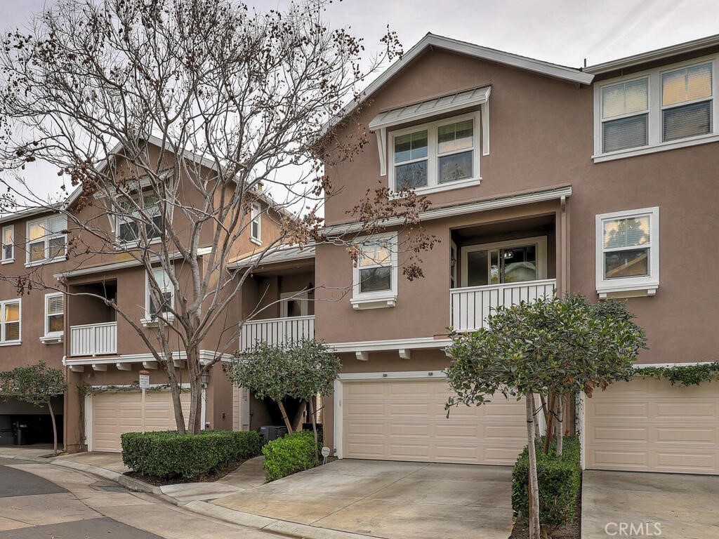 26 Valmont Way