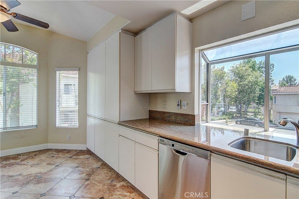 listing image 130723126779026023918