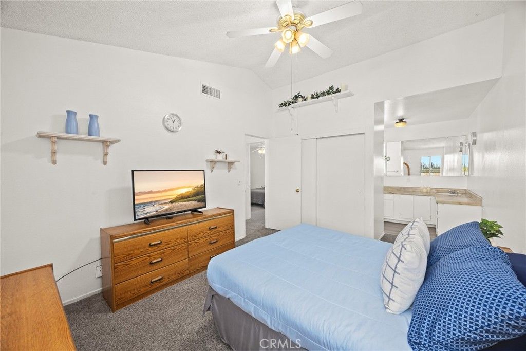 listing image 130724014394721036432