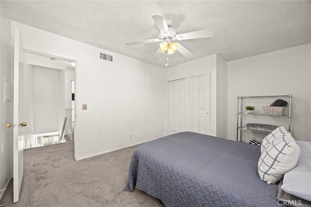 listing image 130723185058573904635
