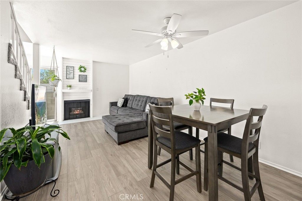 listing image 130723920315241920487