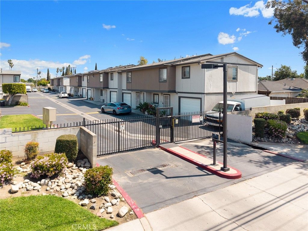 listing image 130720974806717901664