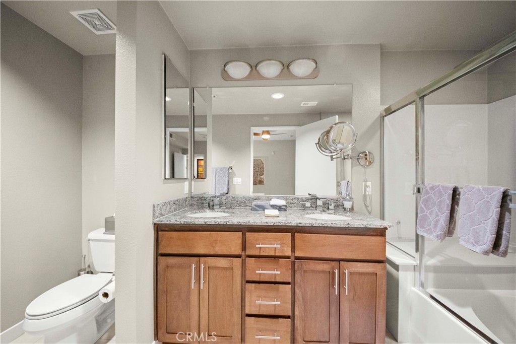 listing image 130724275294064588871