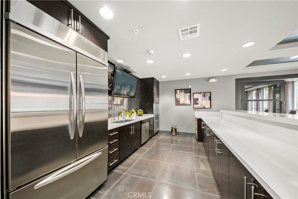 listing image 130722821460328967018